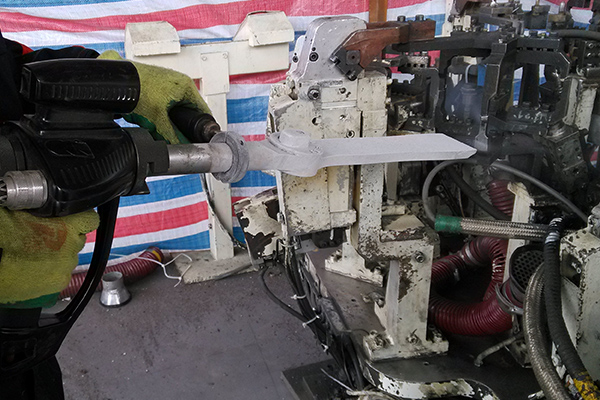 設備不拆也能清洗,干冰清洗機讓你大開眼界